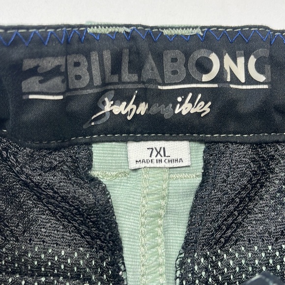 BILLABONG boys submersibles size 7xl. can be worn as shorts or board shorts - Picture 2 of 3